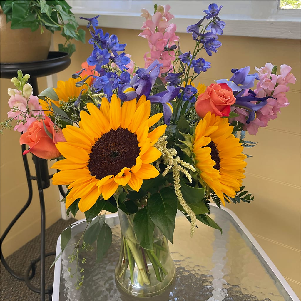 Rays of Life Bouquet – CAAN FLORAL & GREENHOUSES LLC, Sheboygan WI