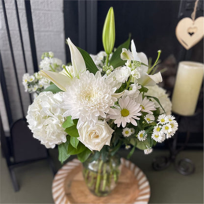 Classic Ivory – A Florist Original – CAAN FLORAL & GREENHOUSES LLC, Sheboygan WI