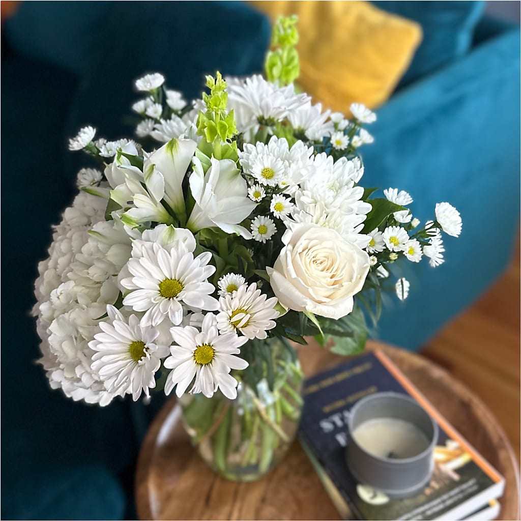 Classic Ivory – A Florist Original – CAAN FLORAL & GREENHOUSES LLC, Sheboygan WI