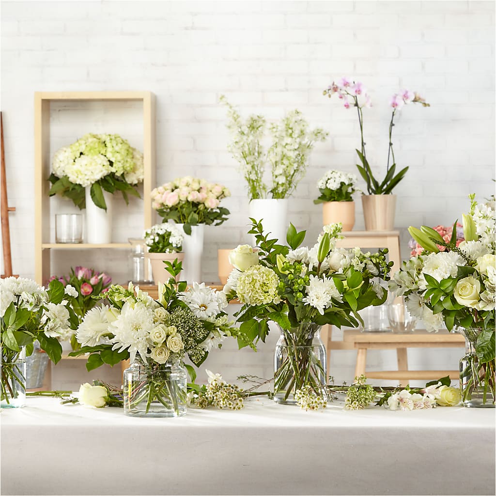 Classic Ivory – A Florist Original – CAAN FLORAL & GREENHOUSES LLC, Sheboygan WI