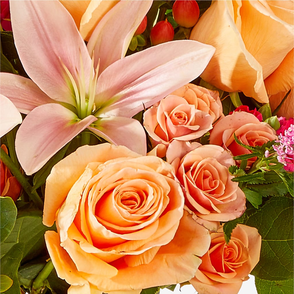 Bisous Bouquet – CAAN FLORAL & GREENHOUSES LLC, Sheboygan WI