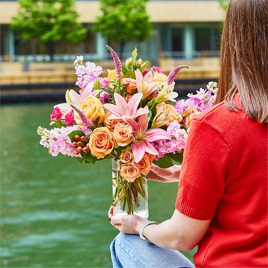 Bisous Bouquet – CAAN FLORAL & GREENHOUSES LLC, Sheboygan WI